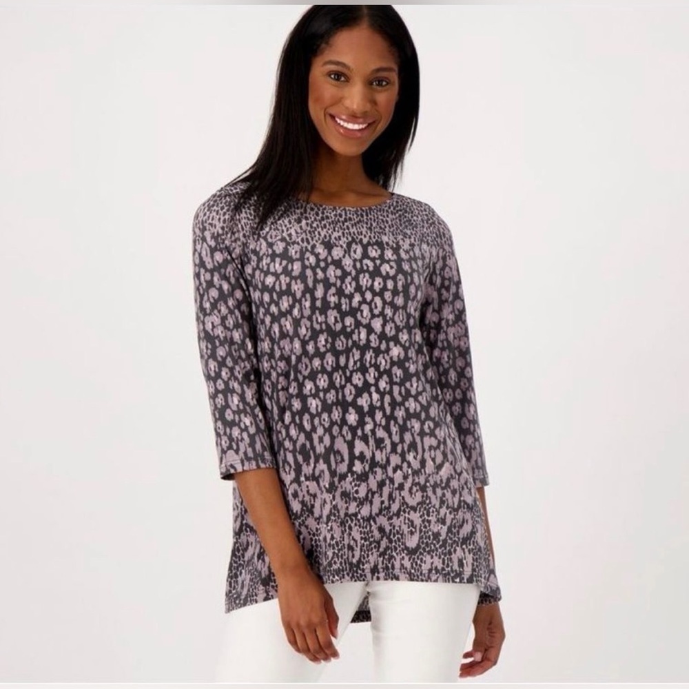 BELLE BY KIM GRAVEL, WOMENS GREY, ANIMAL PRINT TUNIC TOP. SIZE XL